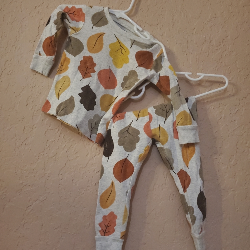 Carter's pajama set size 18 months gray, orange, mustard,brown,green fall leaves